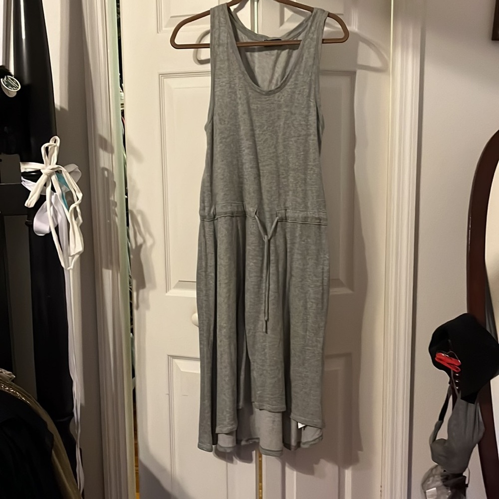 Three sunny dresses: NWT Black JCrew, Grey knit Gap, Marled Agnes B Sundresses - Picture 5 of 15